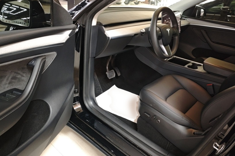 Tesla Model Y 2023 #16 Tesla Model Y 2023 immagine di auto #16