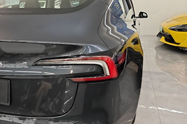 Tesla Model 3 2025 car image #8