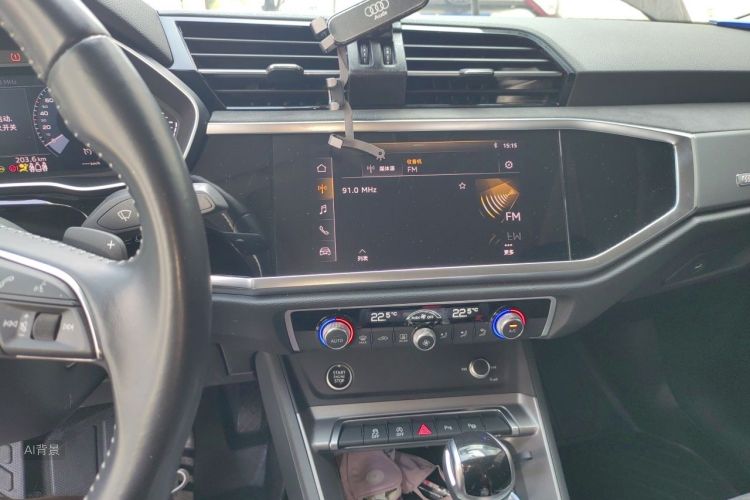 Audi Q3 2021 car image #15