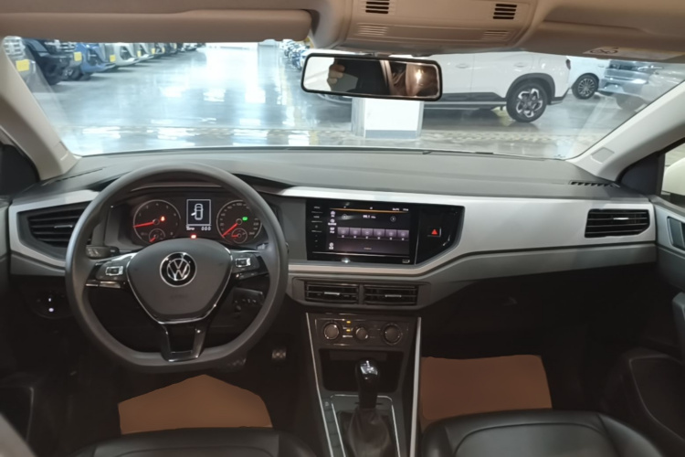 Volkswagen Polo 2021 car image #11