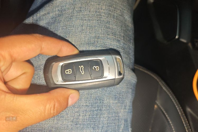 GEELY Vision X6 2017 immagine di auto #10