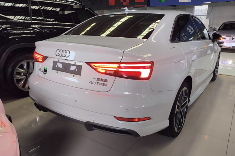 Audi A3 2018 car image #7