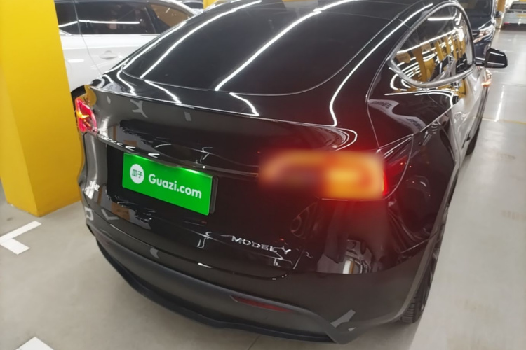 Tesla Model Y 2023 #6 Tesla Model Y 2023 car image #6