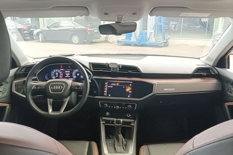 Audi Q3 2019 #10 Audi Q3 2019 car image #10