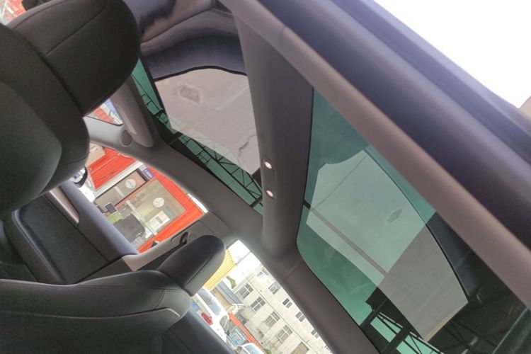 Tesla Model 3 2023 car image #18