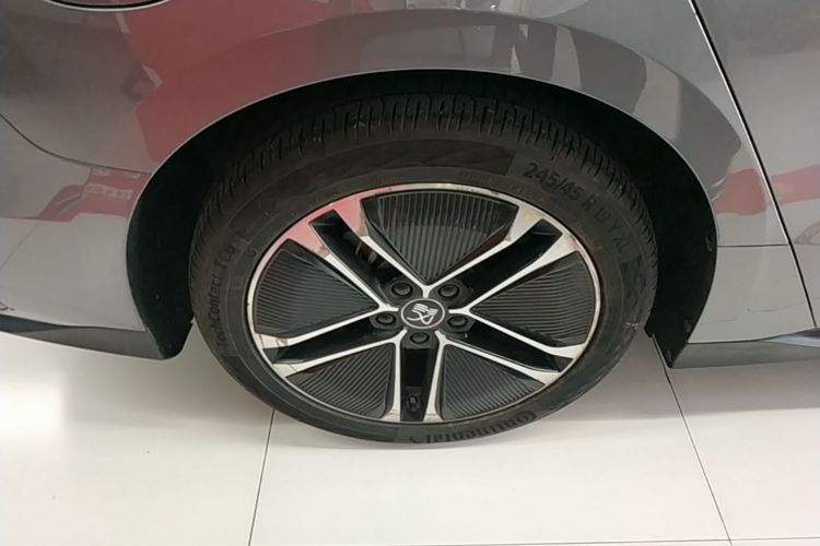 BYD Han 2023 car image #10