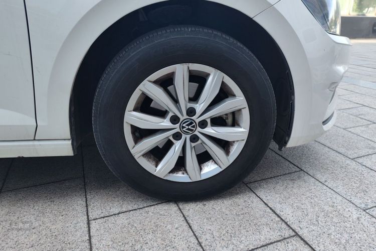 Volkswagen Polo 2022 car image #9