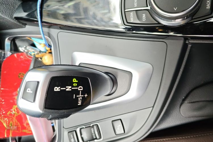 BMW 3 Series 2019 #16 BMW 3 Series 2019 car image #16