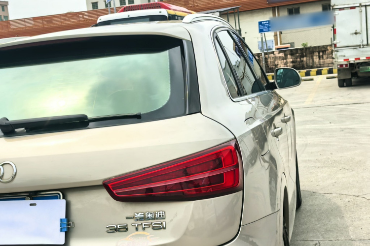 Audi Q3 2017 immagine di auto #12