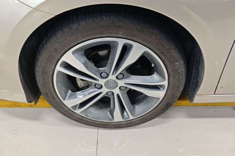 GEELY Binray 2019 car image #9