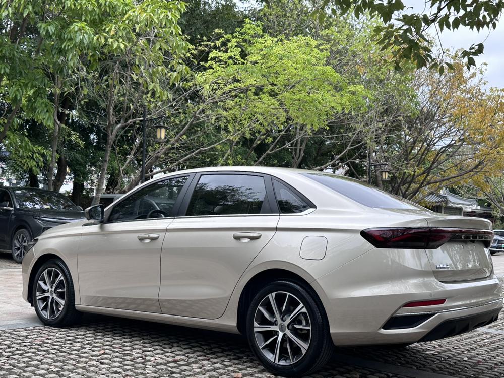 GEELY Emgrand 2022 car image #4