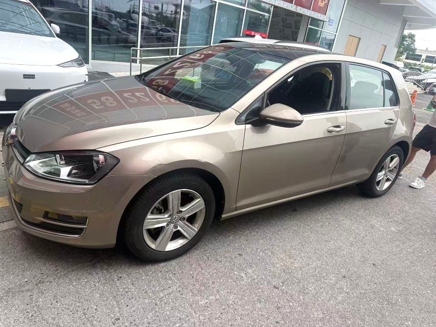 Volkswagen Golf 2014 car image 