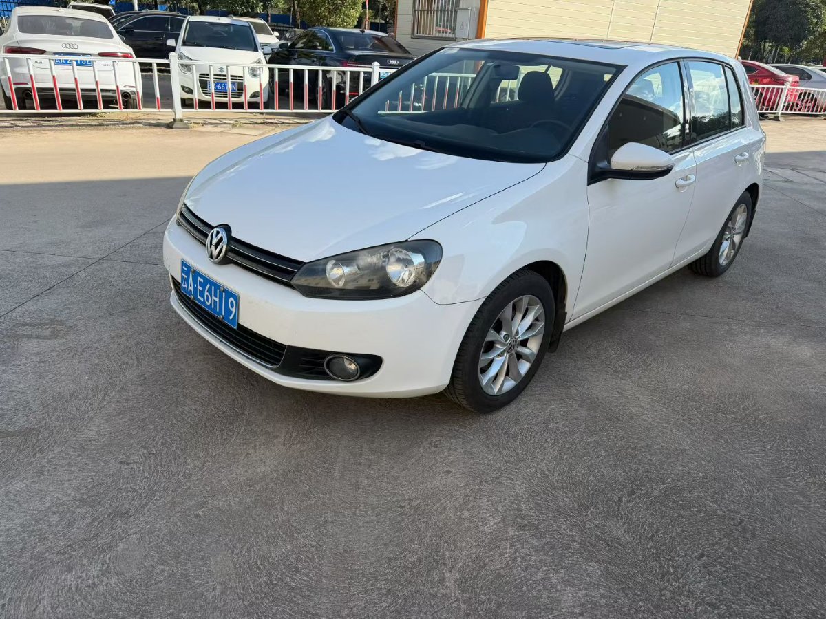 Volkswagen Golf 2014 Volkswagen Golf 2014 car image