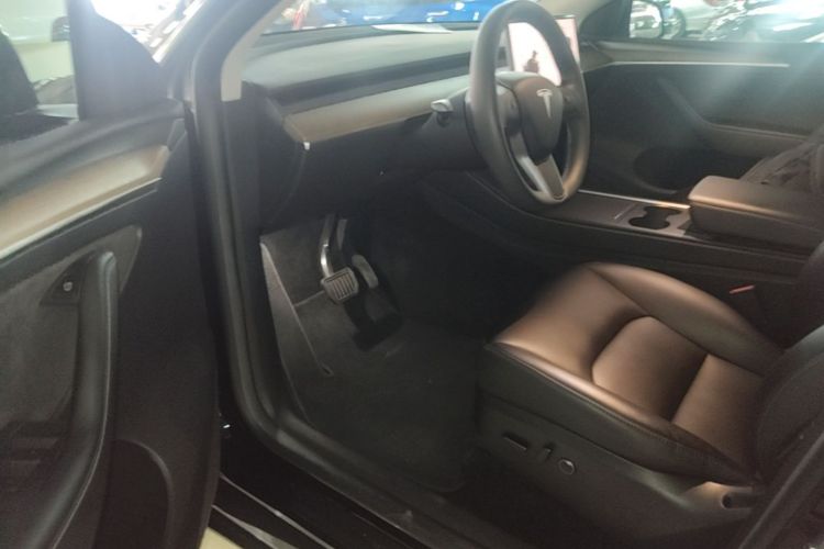 Tesla Model Y 2023 #15 Tesla Model Y 2023 car image #15