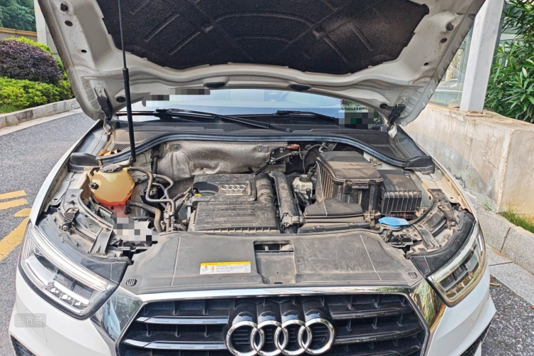 Audi Q3 2019 car image #22