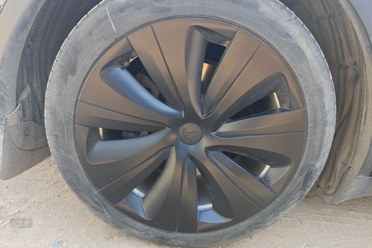 Tesla Model Y 2022 #9 Tesla Model Y 2022 car image #9