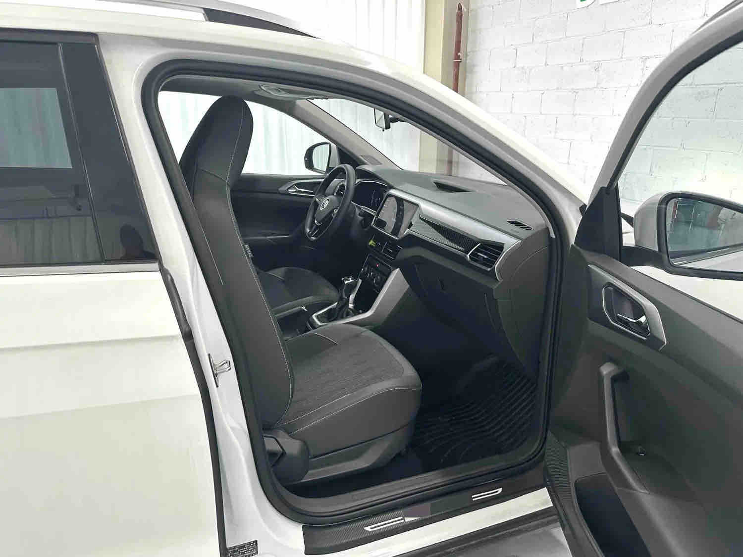 Volkswagen T-Cross 2022 car image #7