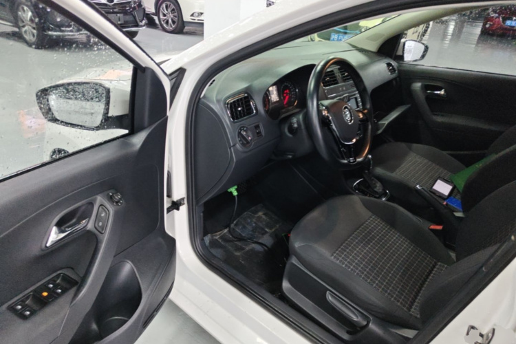 Volkswagen Polo 2017 #16 Volkswagen Polo 2017 car image #16