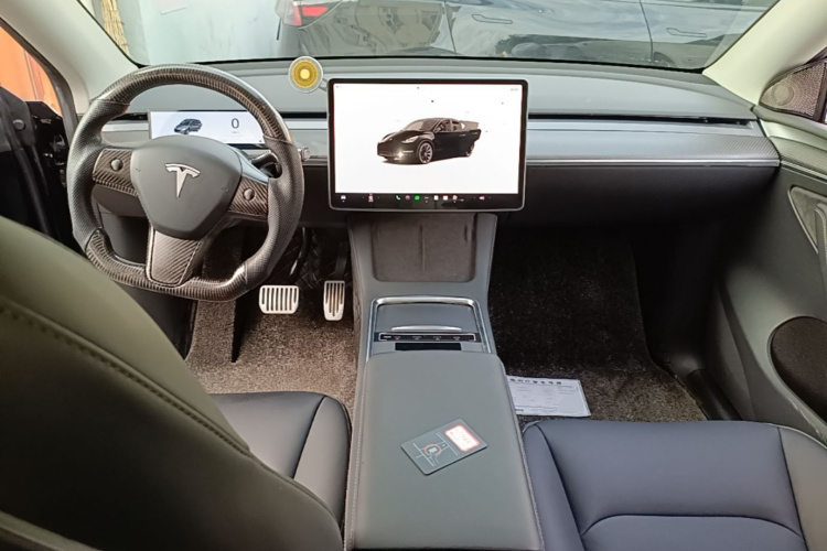 Tesla Model Y 2022 car image #11