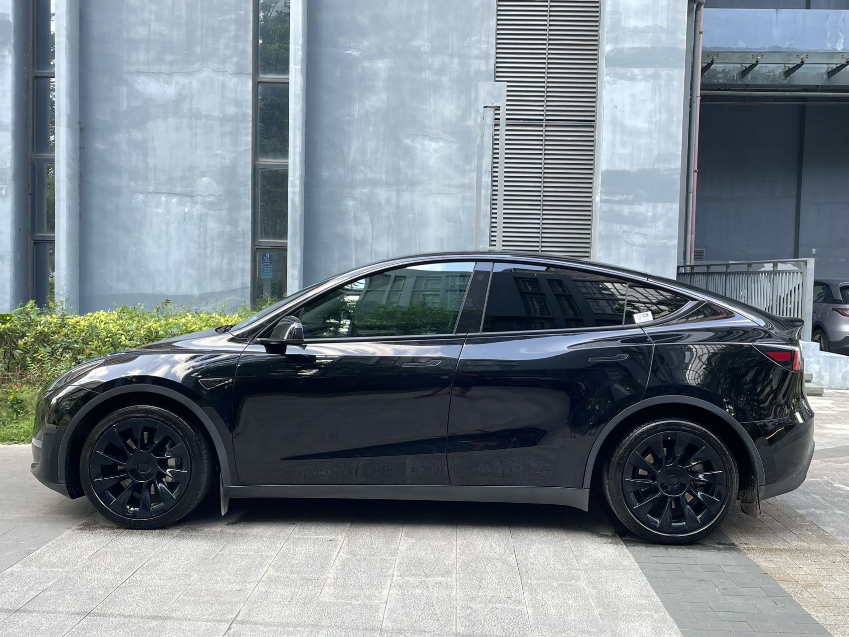 Tesla Model Y 2022 #5 Tesla Model Y 2022 car image #5