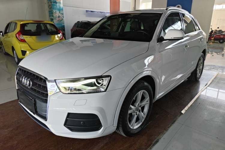 Audi Q3 2017 car image #2