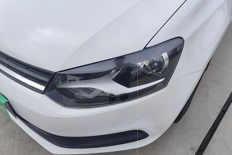 Volkswagen Polo 2017 car image #23