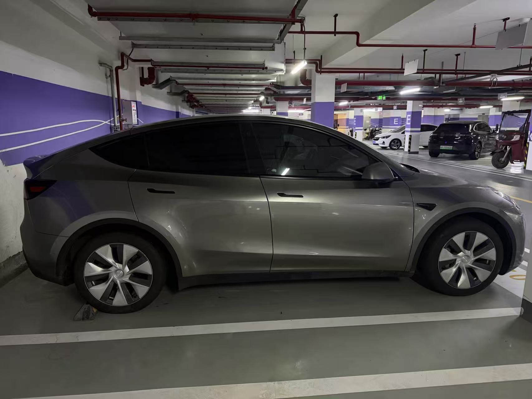 Tesla Model Y 2023 صورة سيارة #2