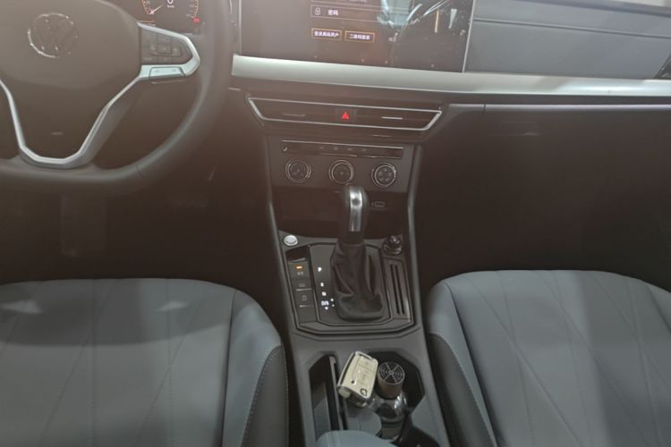 Volkswagen Lavida 2025 car image #14