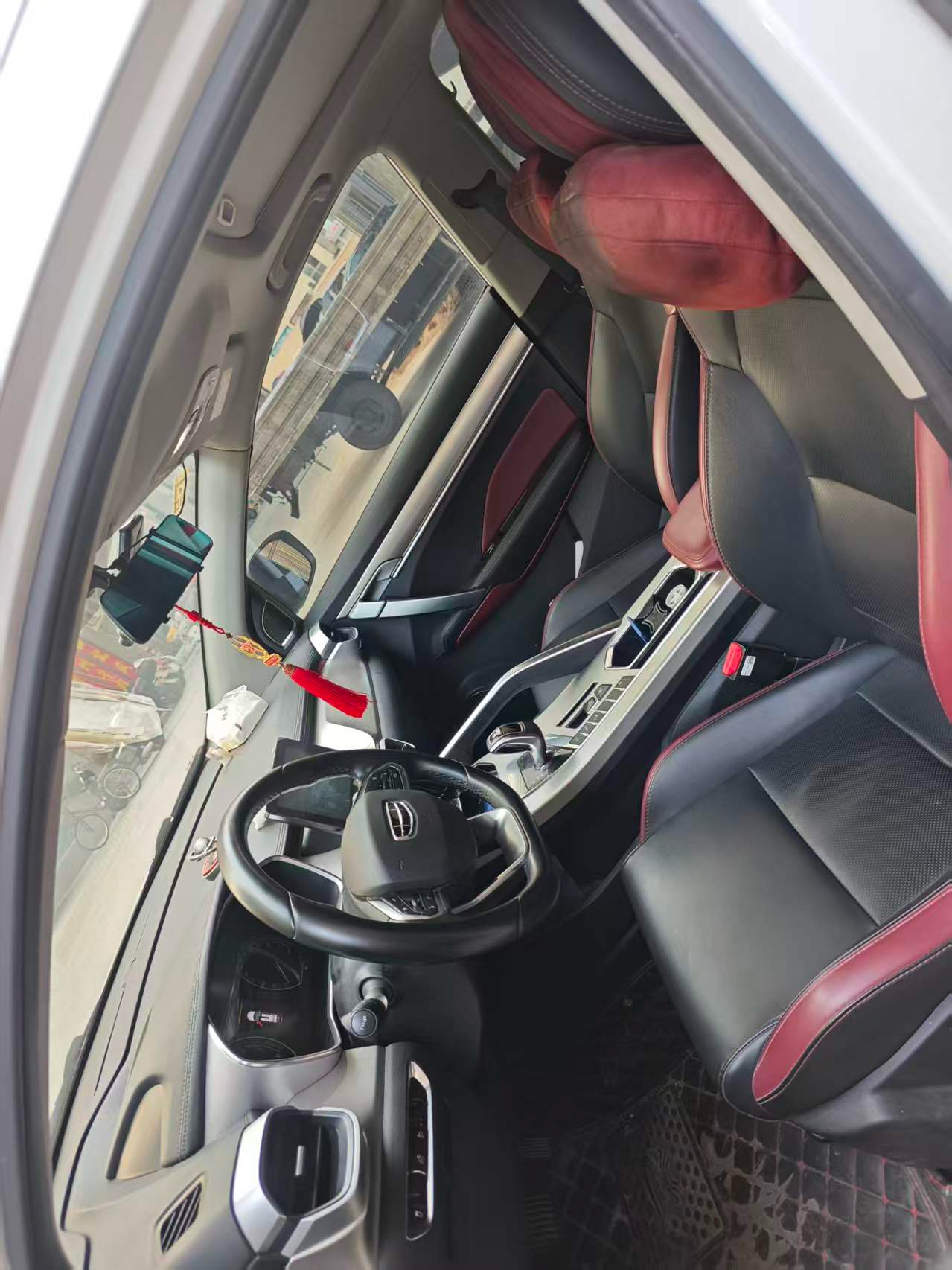 GEELY Coolray 2021 صورة سيارة #3