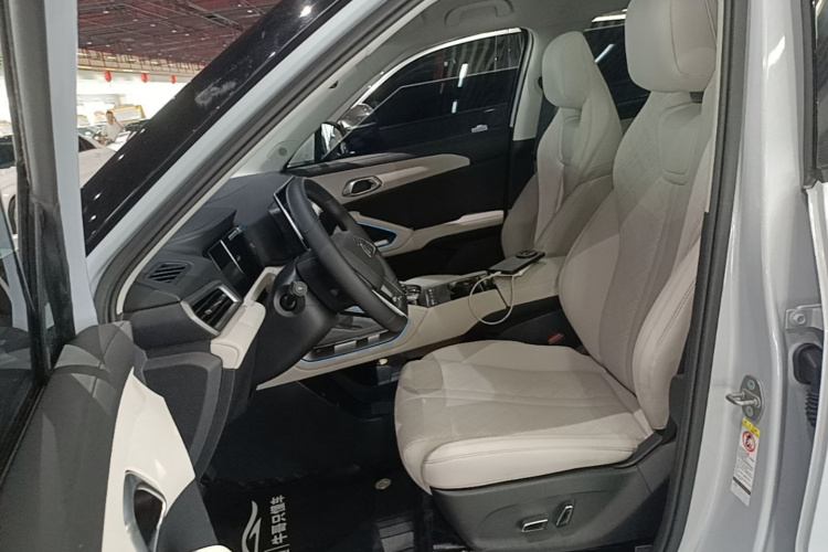 BYD YuanUP 2024 car image #15