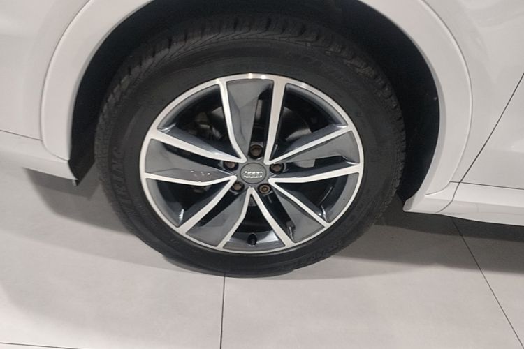 Audi Q3 2019 #9 Audi Q3 2019 car image #9