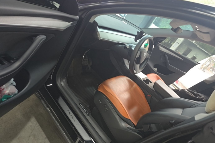Tesla Model Y 2024 #16 Tesla Model Y 2024 car image #16