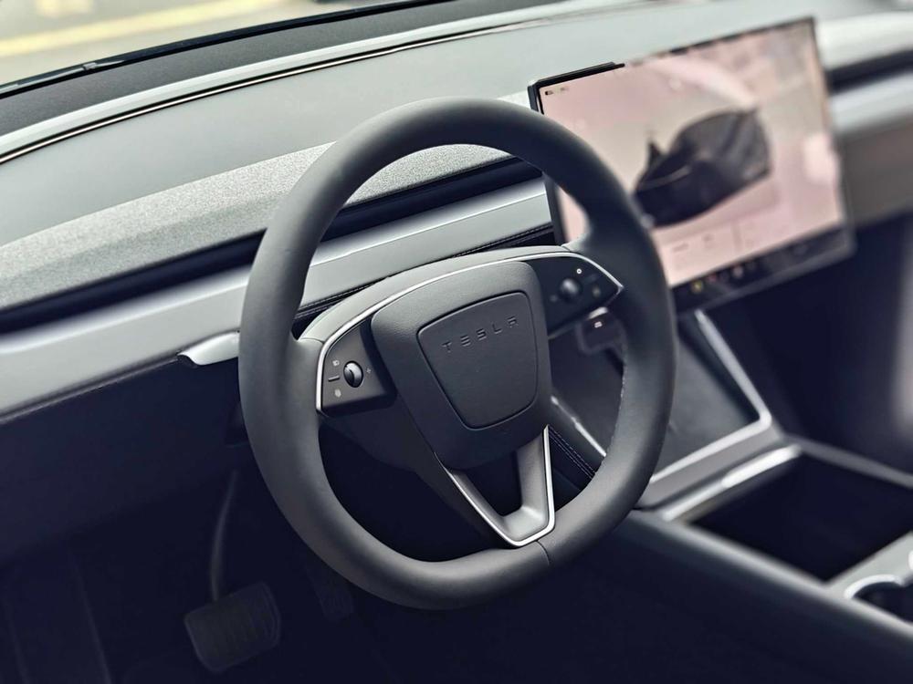 Tesla Model Y 2026 #13 Tesla Model Y 2026 car image #13