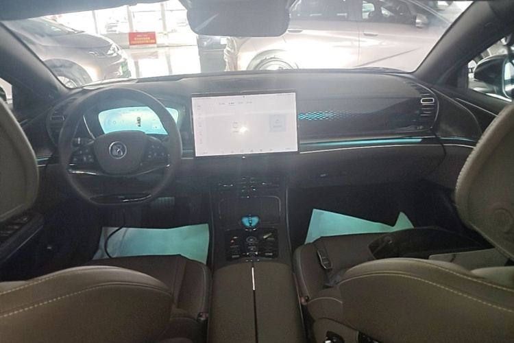 BYD Han 2023 car image #10