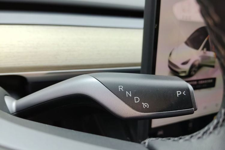 Tesla Model Y 2022 #14 Tesla Model Y 2022 car image #14