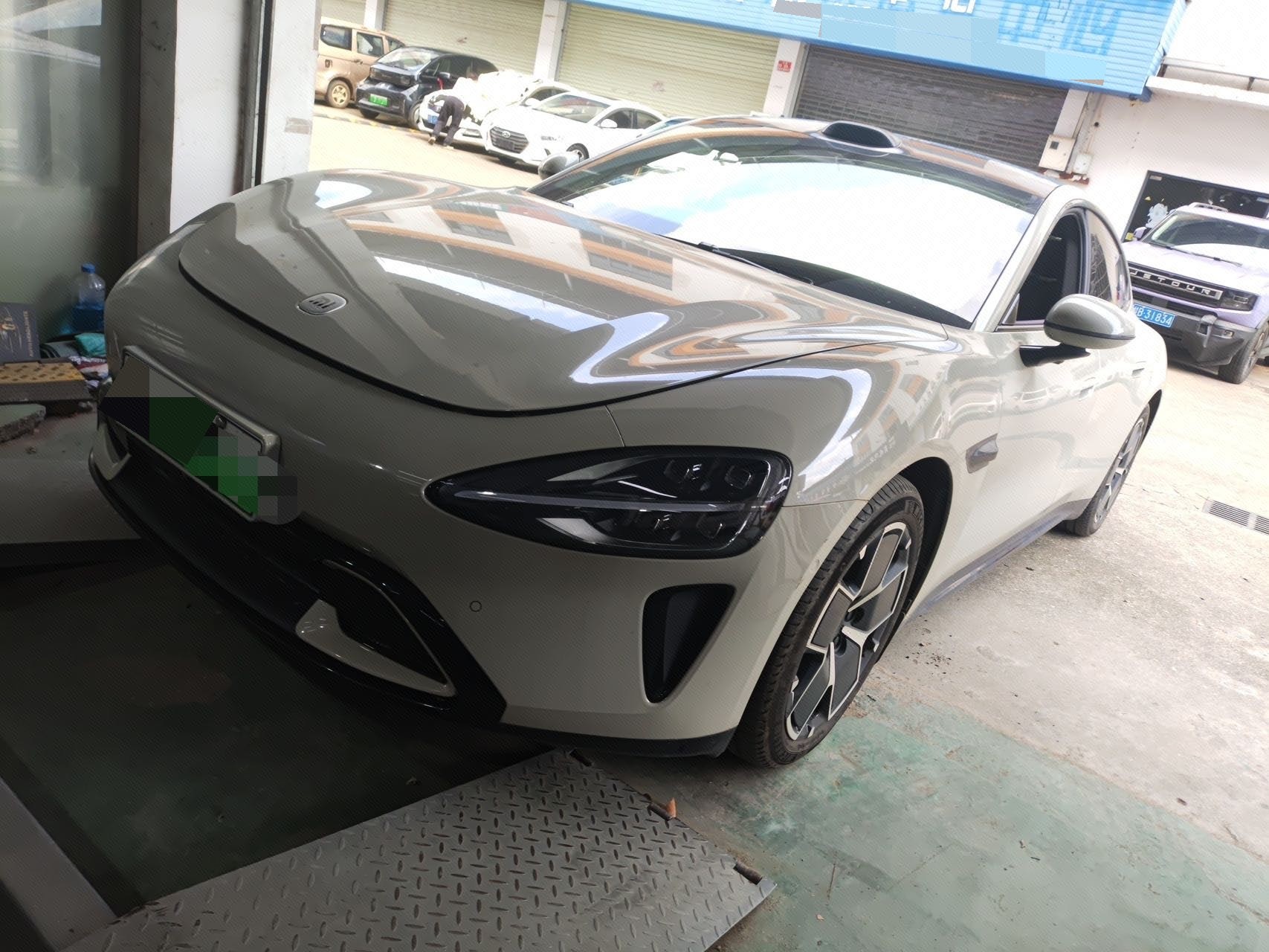 MI SU7 2025 car image 