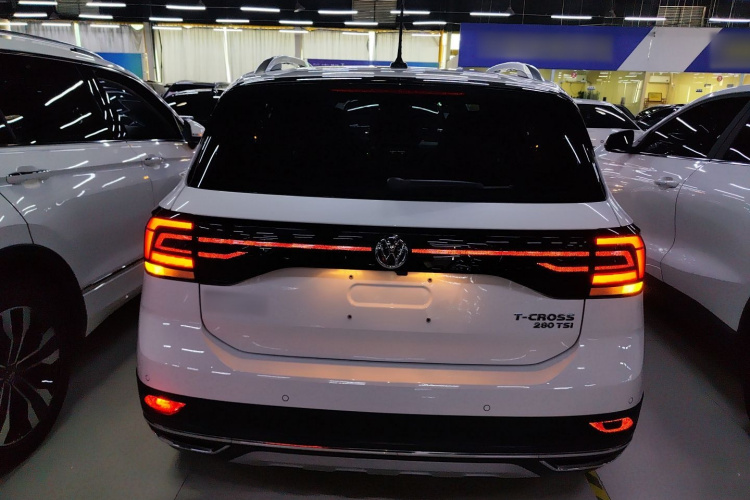 Volkswagen T-Cross 2019 изображение автомобиля #4