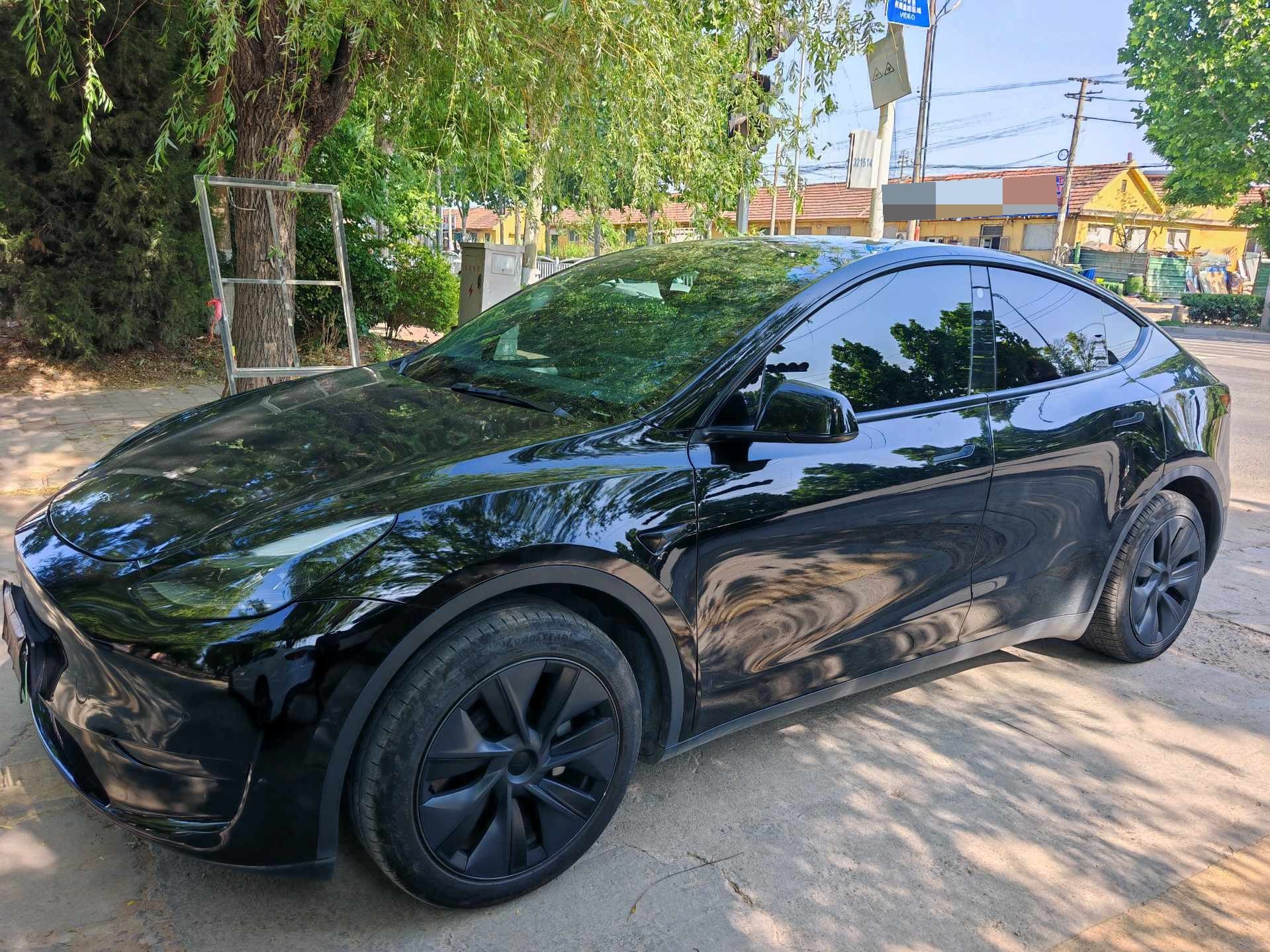 Tesla Model Y 2024 Tesla Model Y 2024 car image