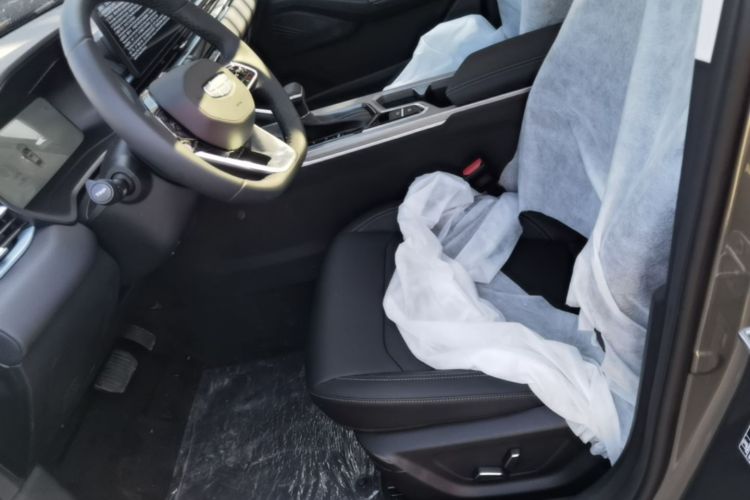 GEELY Emgrand 2026 car image #15