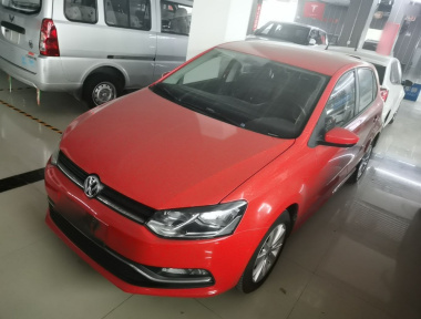 Volkswagen Polo 2015 car image 