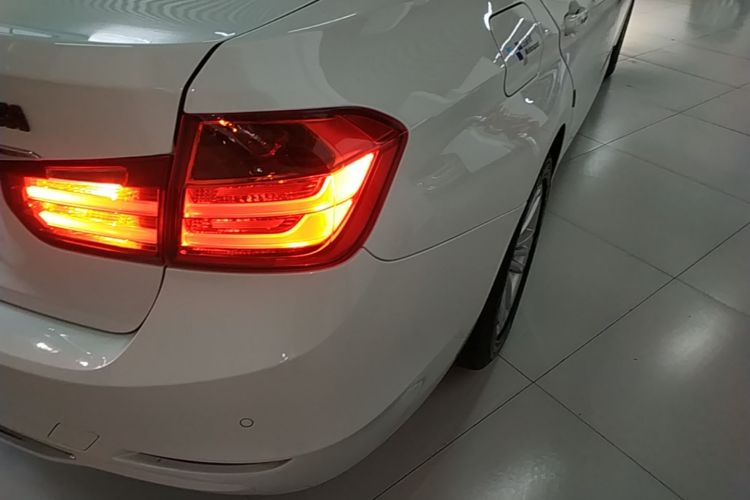 BMW 3 Series 2015 #8 BMW 3 Series 2015 car image #8