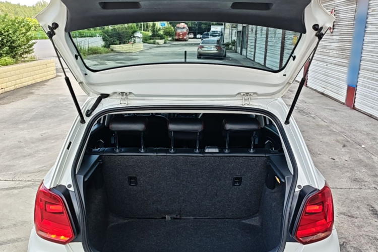 Volkswagen Polo 2016 #19 Volkswagen Polo 2016 car image #19