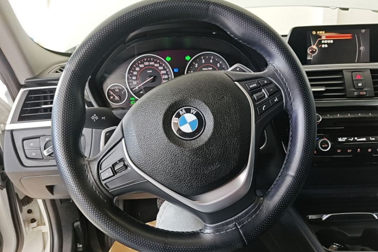 BMW 3 Series 2017 #11 BMW 3 Series 2017 car image #11