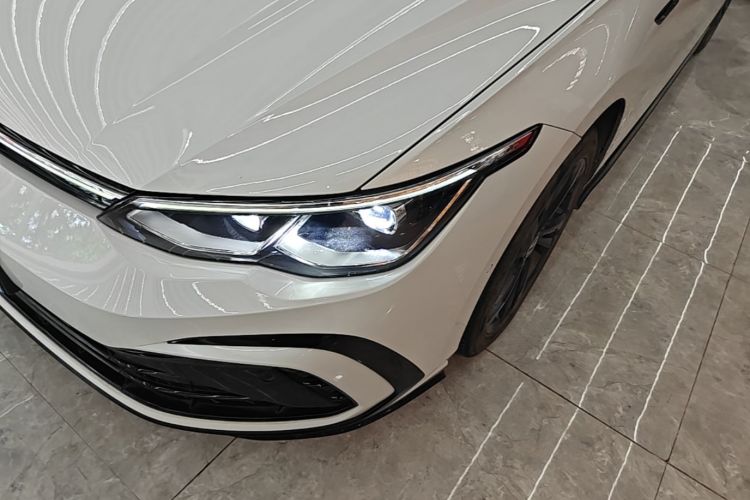 Volkswagen Golf 2023 car image #23