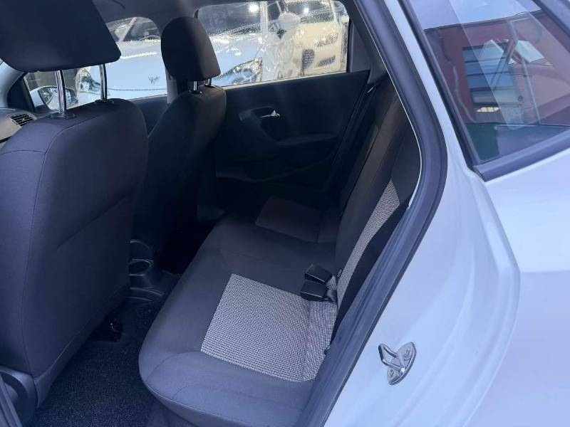 Volkswagen Polo 2019 car image #5