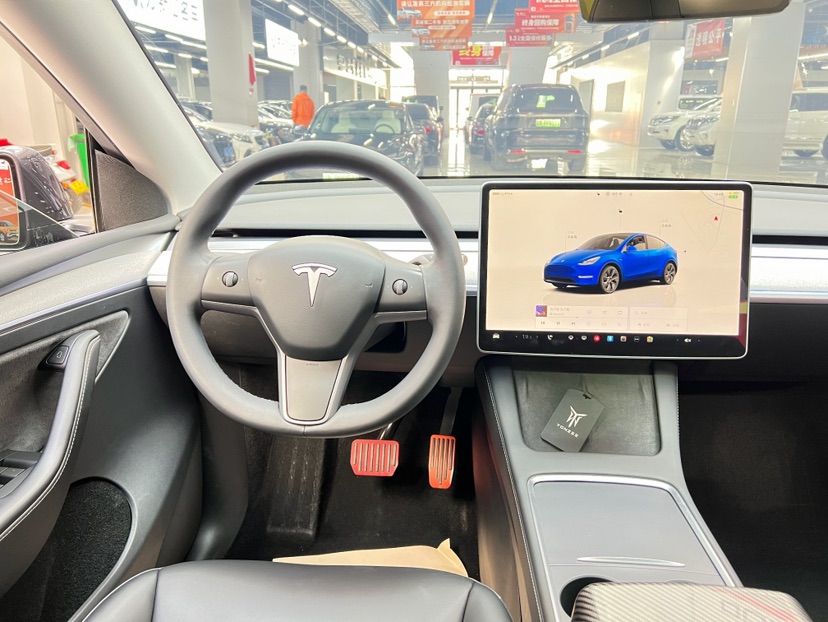 Tesla Model Y 2024 car image #8