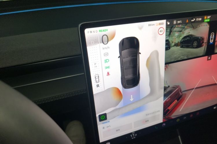 Tesla Model Y 2025 car image #14