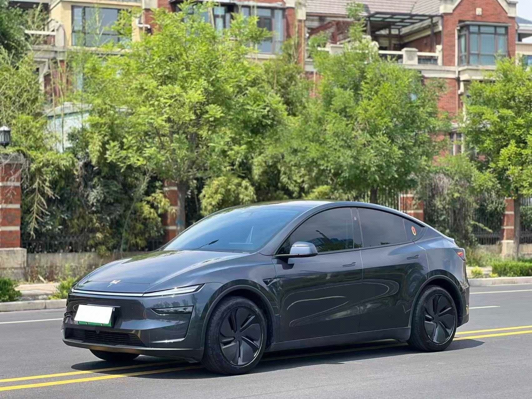 Tesla Model Y 2025 Tesla Model Y 2025 car image