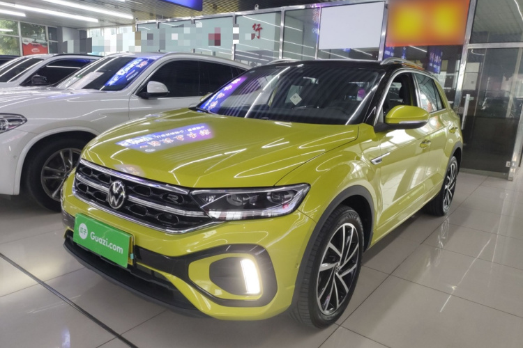 Volkswagen T-Roc 2023 car image #2