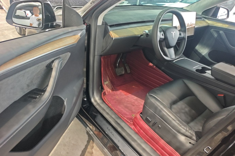 Tesla Model Y 2023 #16 Tesla Model Y 2023 car image #16